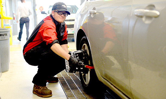 Du học Canada - Cơ khí Ô tô (Auto Mechanics) - Manitoba Institute of Trades and Technology